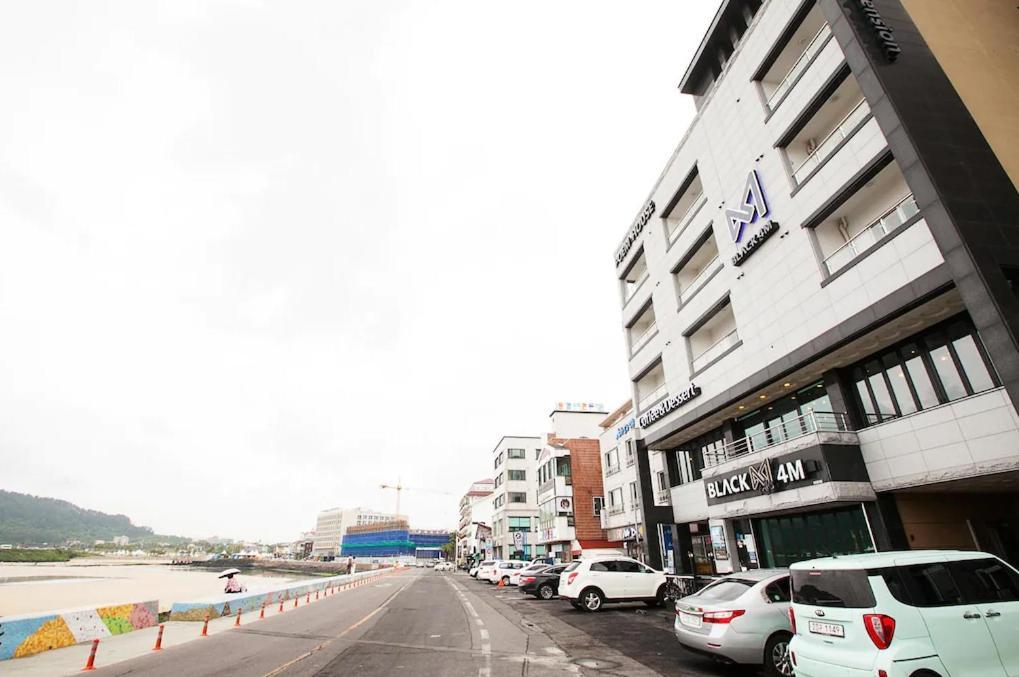 Poem House Aparthotel Jeju Exterior photo