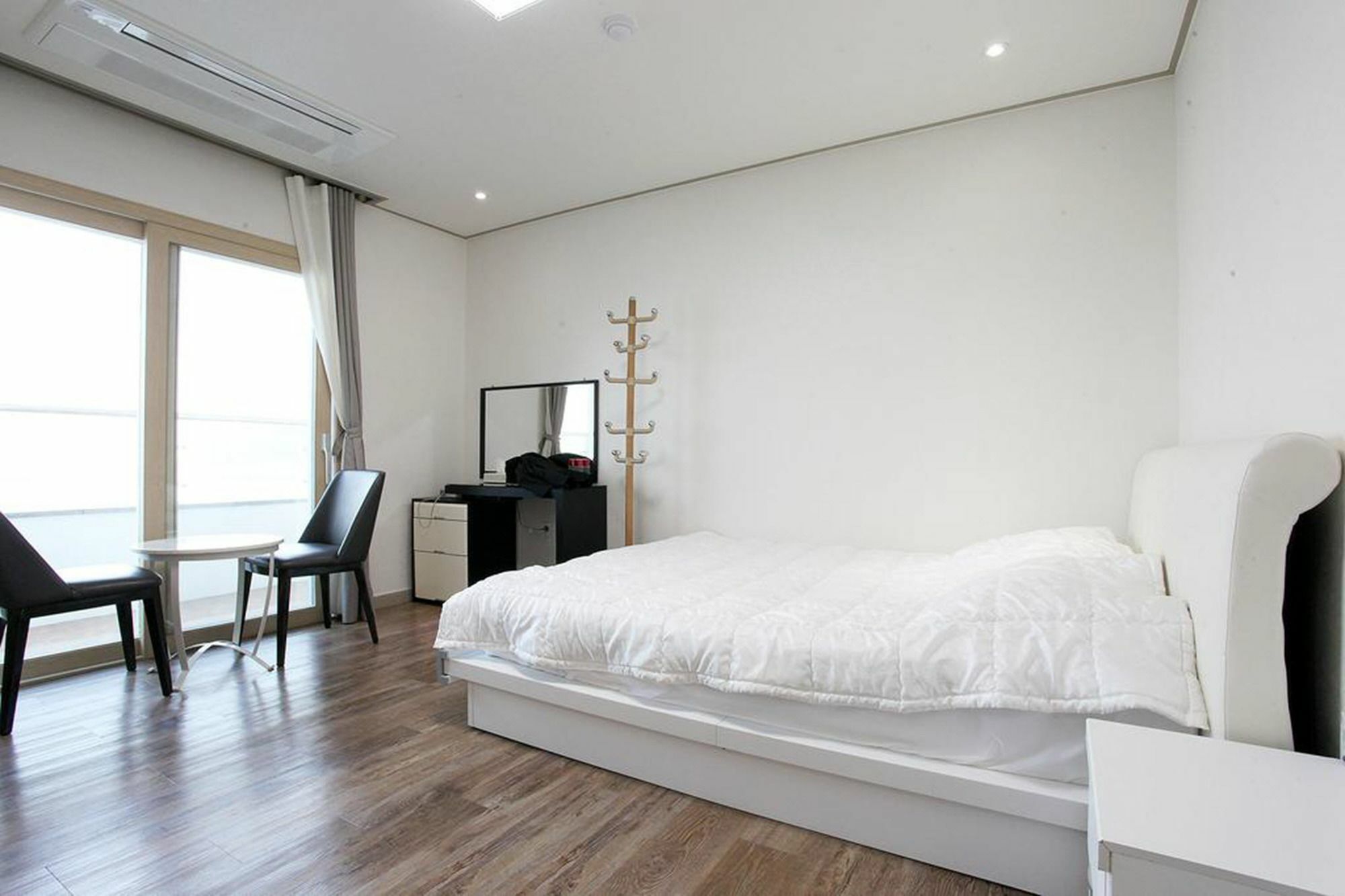 Poem House Aparthotel Jeju Exterior photo